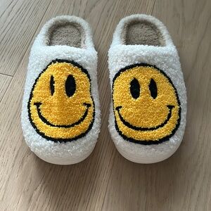 Teddy Smiley Face Slippers